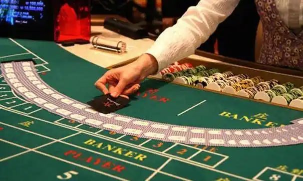 vkmm Gambling Mobile APP မြန်မာ ကစားသမားများ Smartphone ဖြင့် Online Gambling Live Casino Slots ကစားနေစဉ်